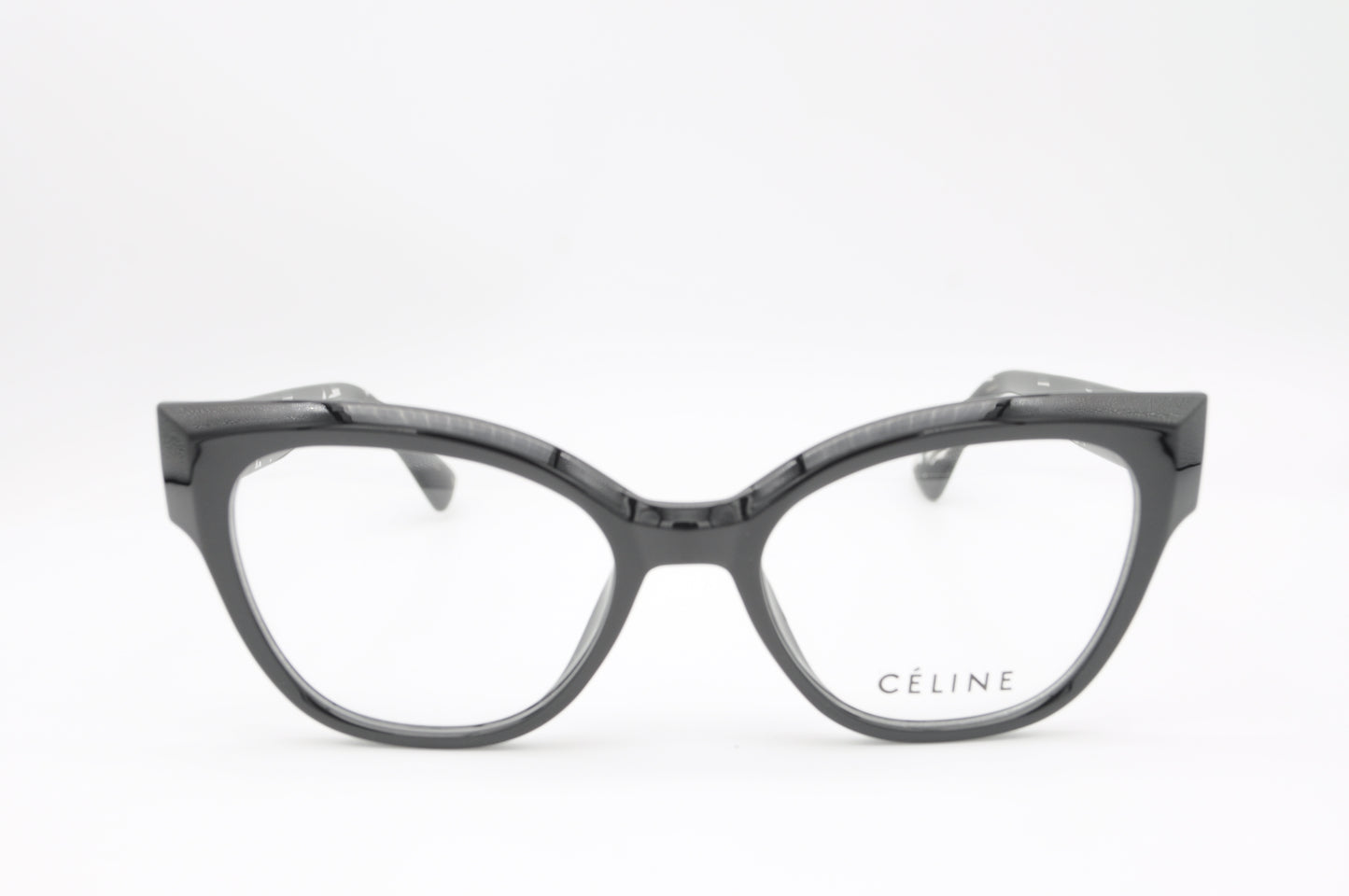 CÉLINE – L’audace d’un regard, la signature d’un style