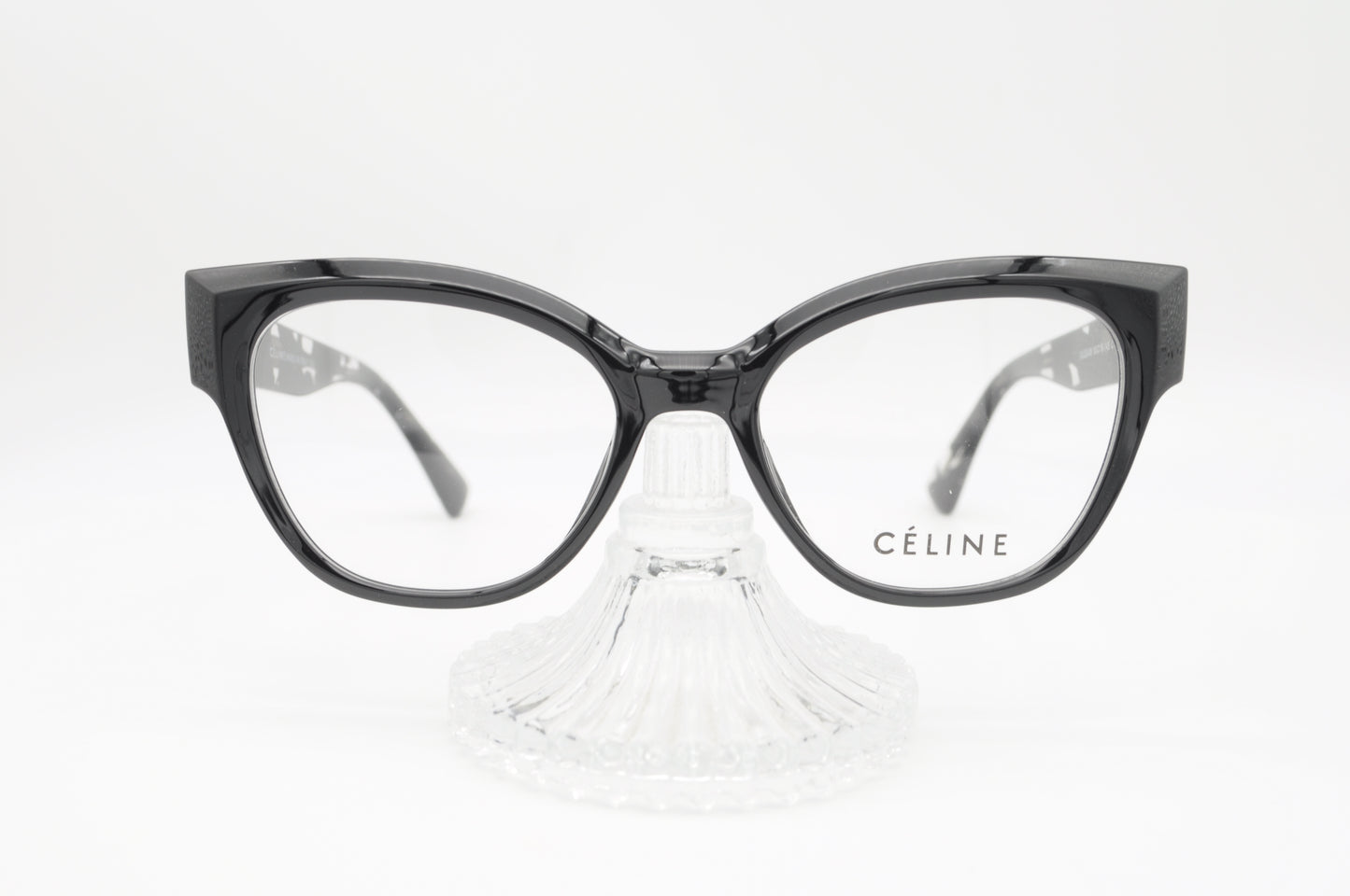 CÉLINE – L’audace d’un regard, la signature d’un style