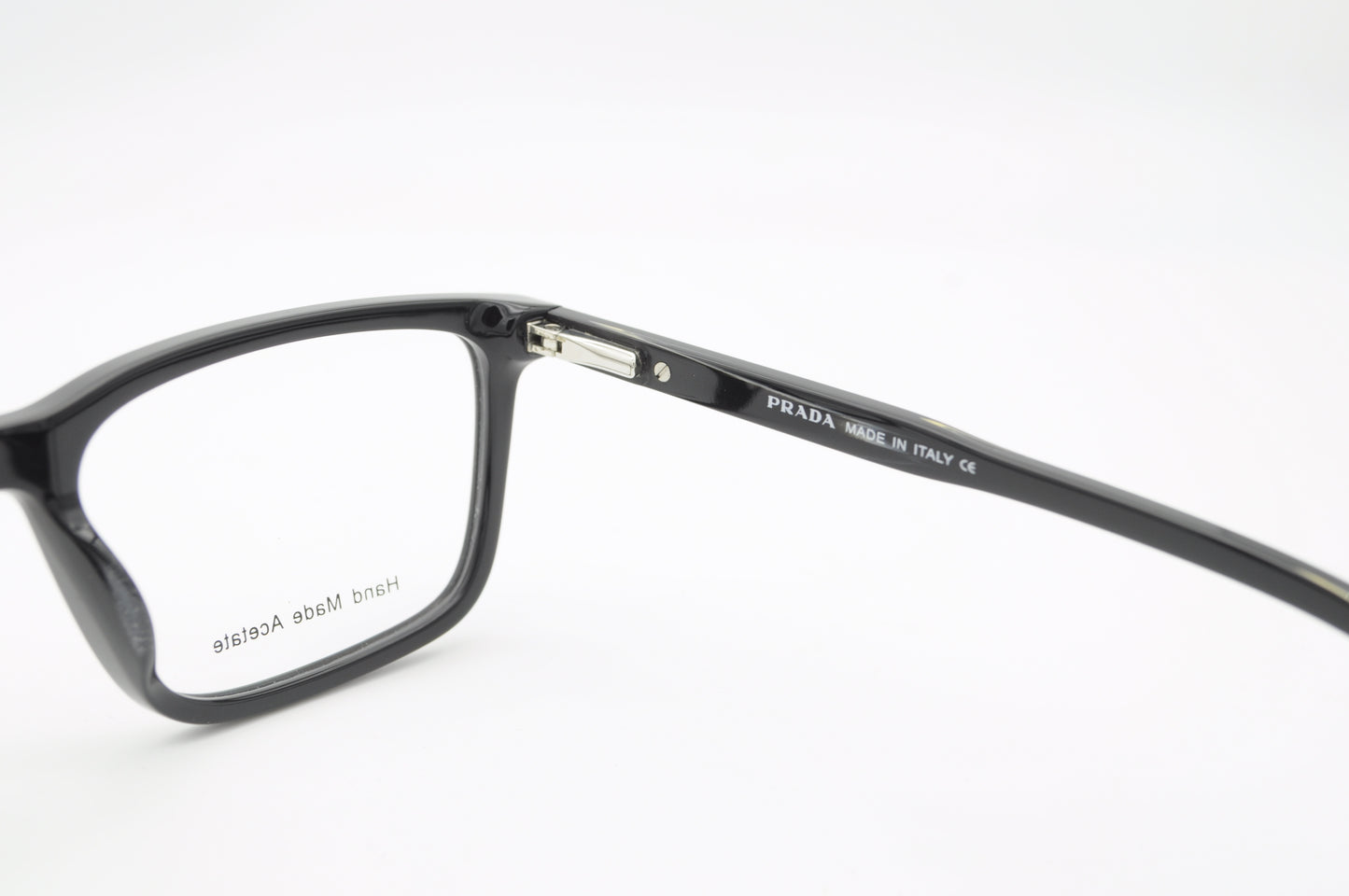 Prada Vision Elite – Signature d’Autorité