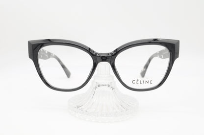 CÉLINE – L’audace d’un regard, la signature d’un style