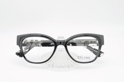 CÉLINE – L’audace d’un regard, la signature d’un style