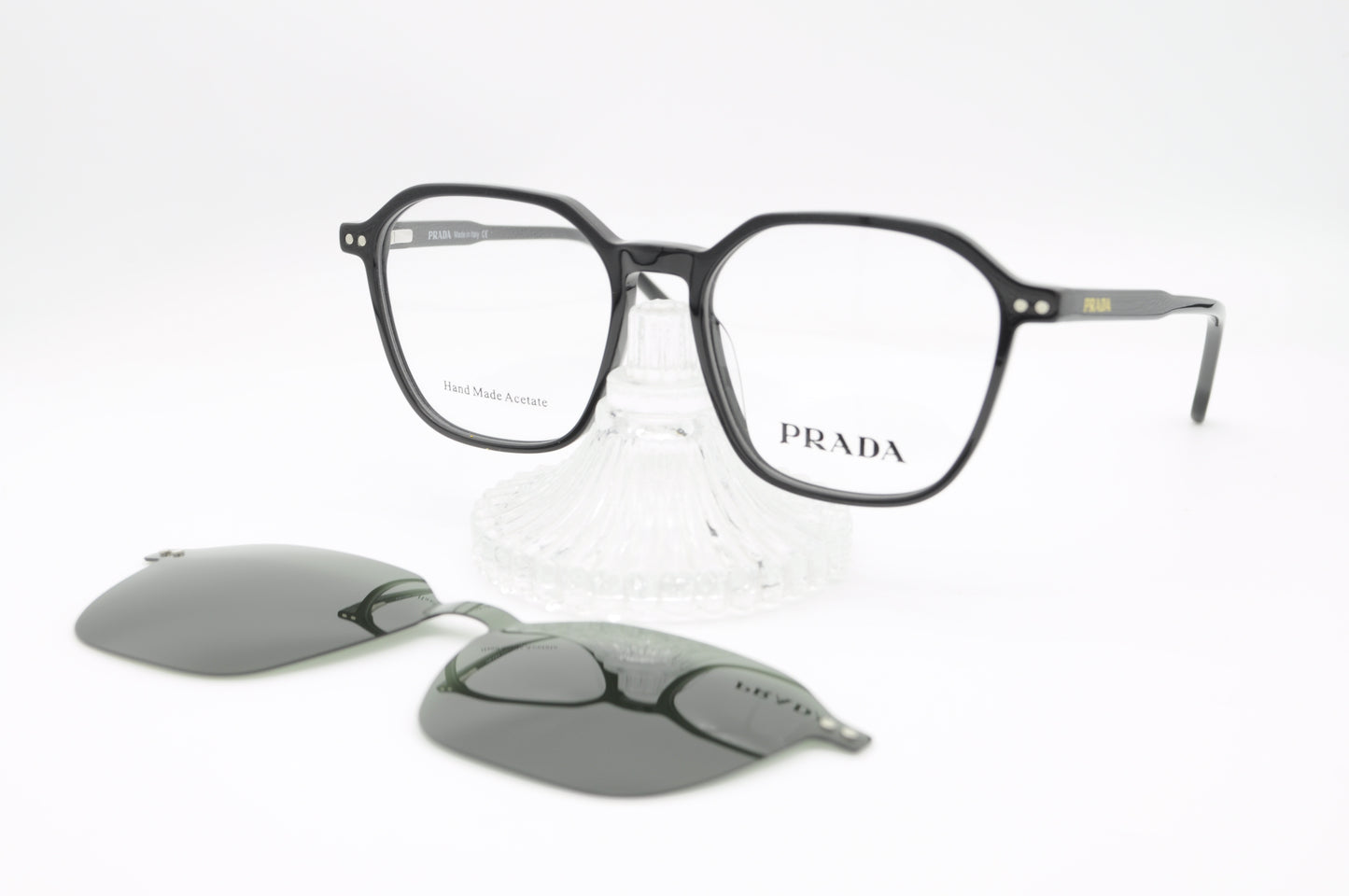 Lunettes PRADA avec Clip Solaire – Élégance et Polyvalence