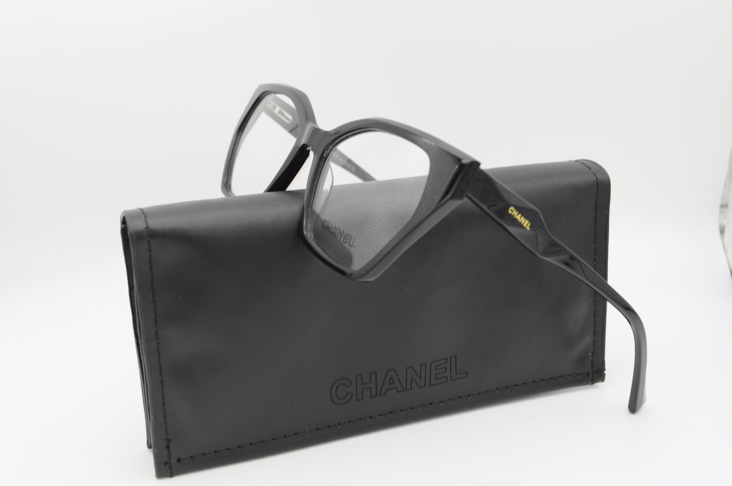CHANEL – L’art du style géométrique