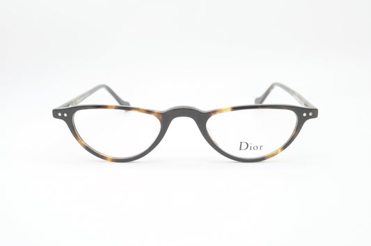Dior – Élégance Féline