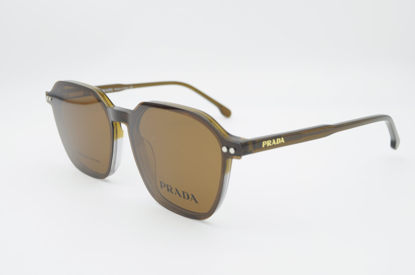 Prada RetroLight – Élégance Réinventée