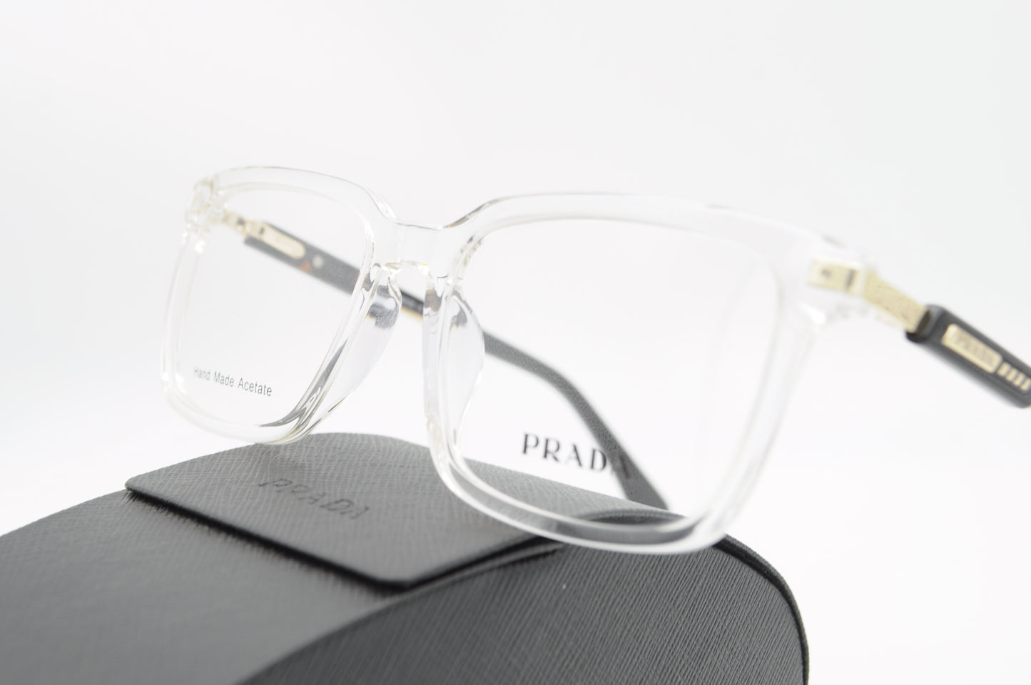 Prada CrystalSquare – Transparence de Luxe