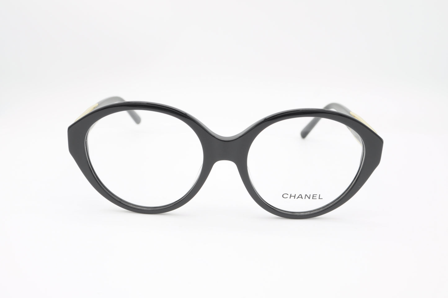 Chanel Iconique Black – Élégance Ronde