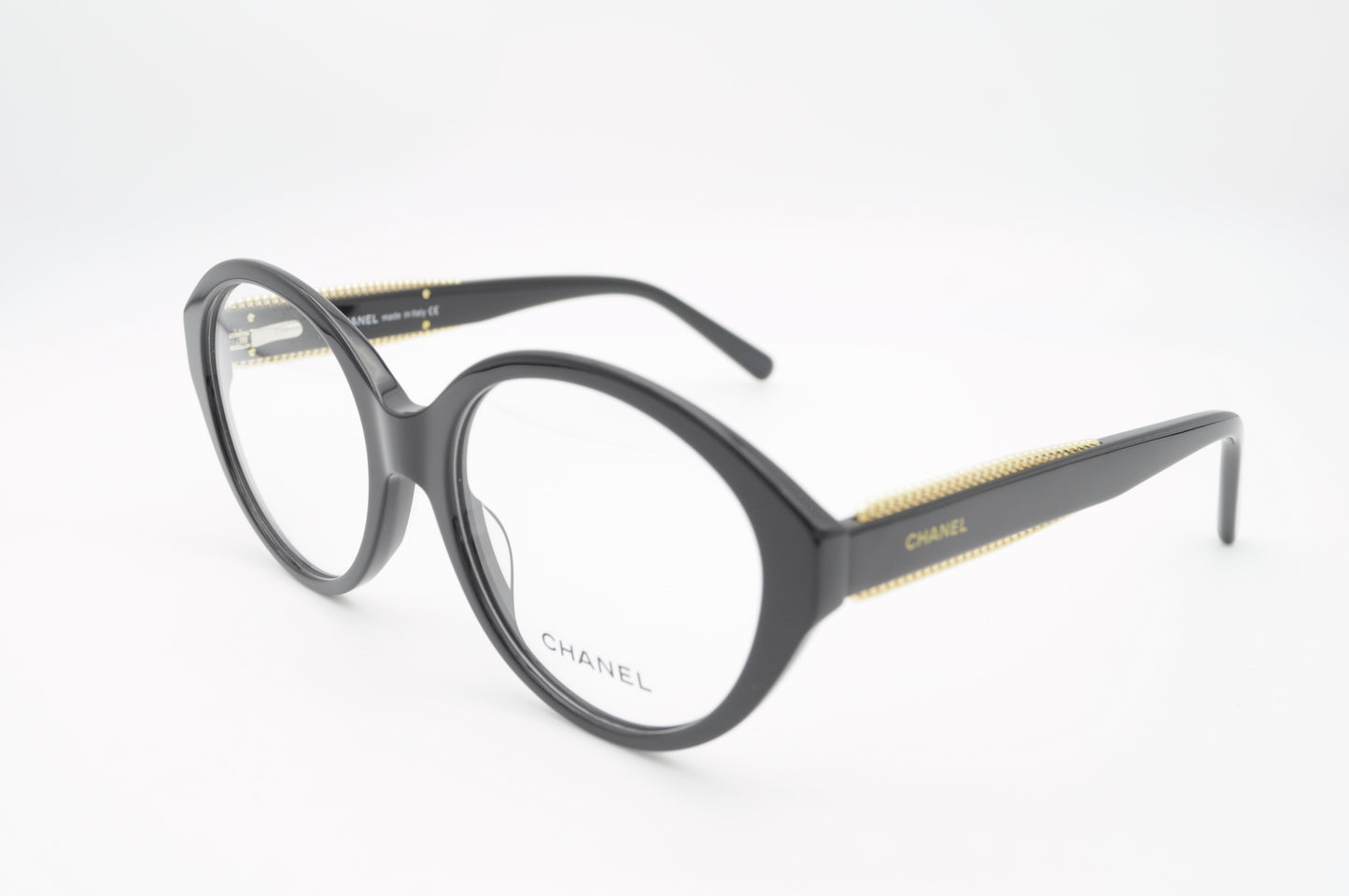 Chanel Iconique Black – Élégance Ronde
