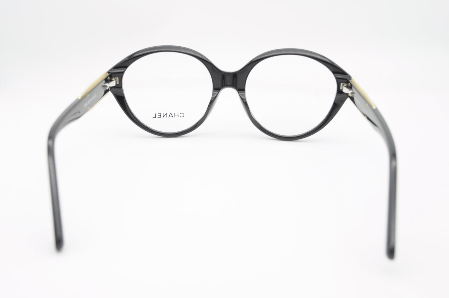 Chanel Iconique Black – Élégance Ronde
