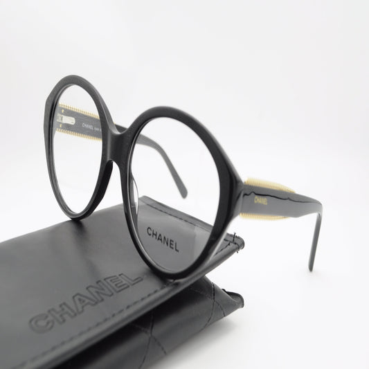 Chanel Iconique Black – Élégance Ronde